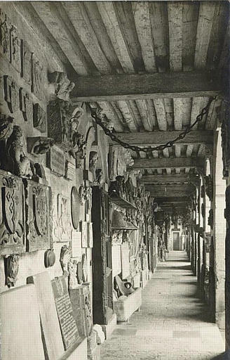 galerie du Musée de Troyes (titre factice)