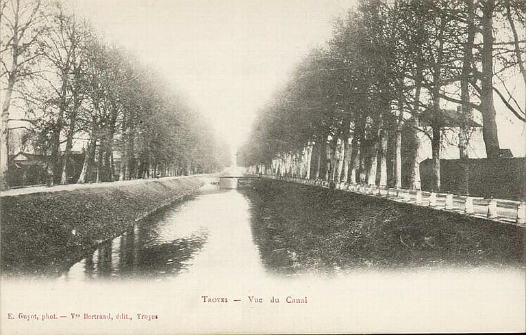 Troyes - Vue du Canal