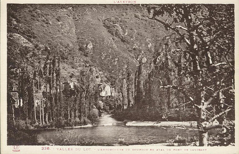 L'AVEYRON (en haut) / 336 VALLEE DU LOT. - L'EMBOUCHURE DU DOURDOU EN AVAL DU PONT DE COURSAVY (en bas, caractères rouges)