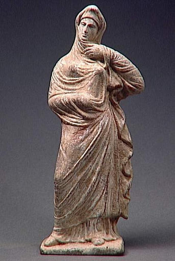 Femme drapée et voilée
